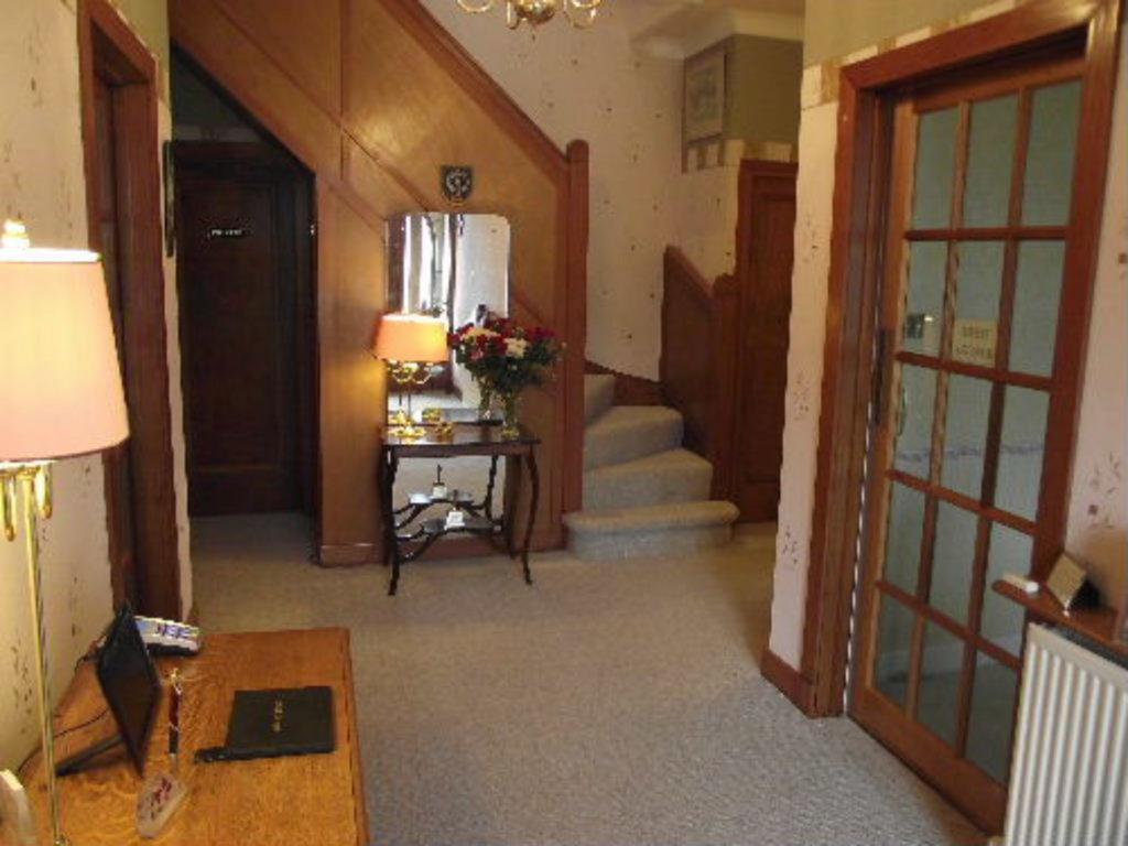 Whin Park Guest House Largs Eksteriør bilde
